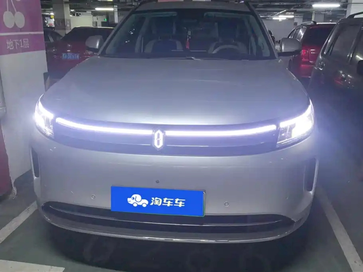 HUAWEI HARMON AITO M7