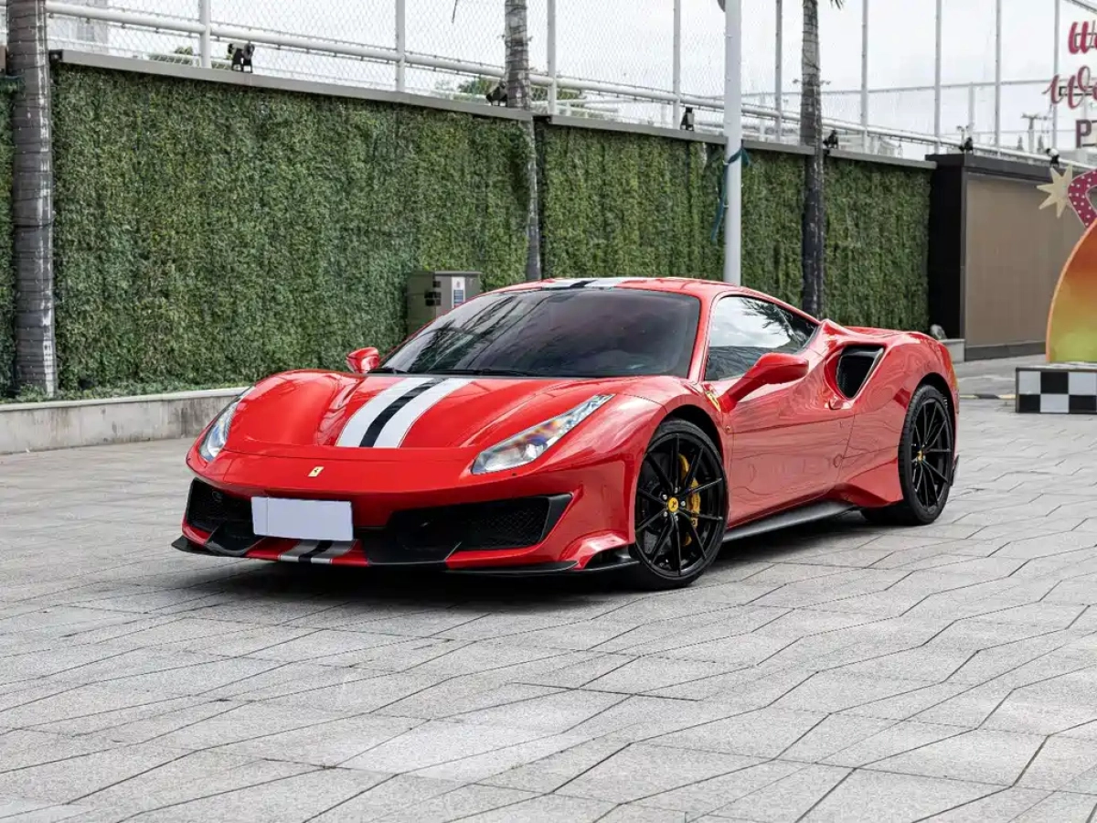 FERRARI 488