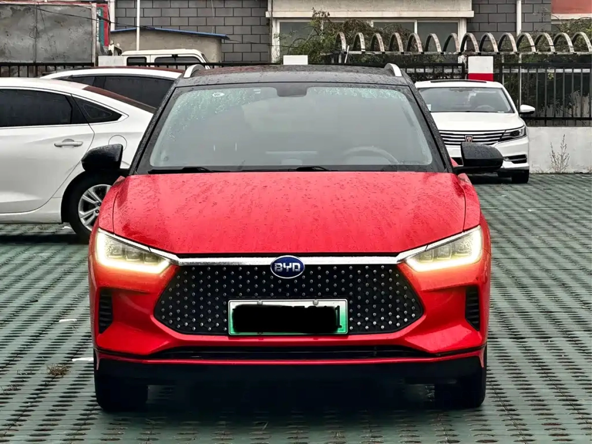 BYD E2