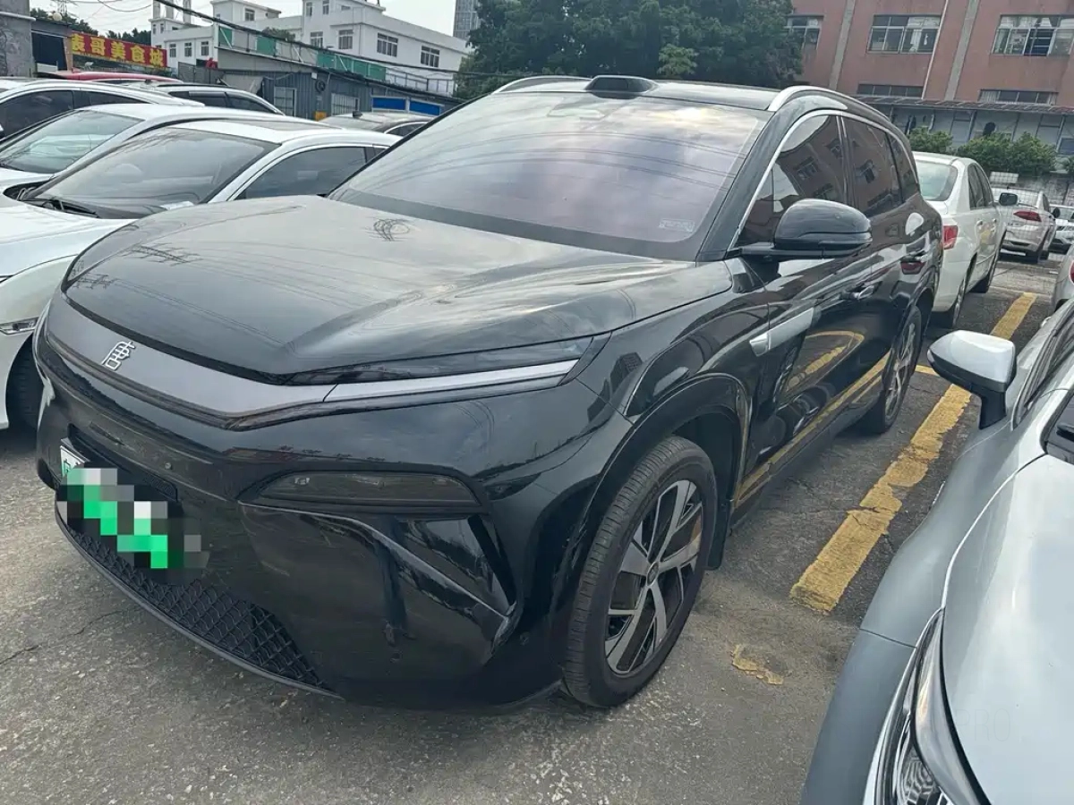BYD TANG L