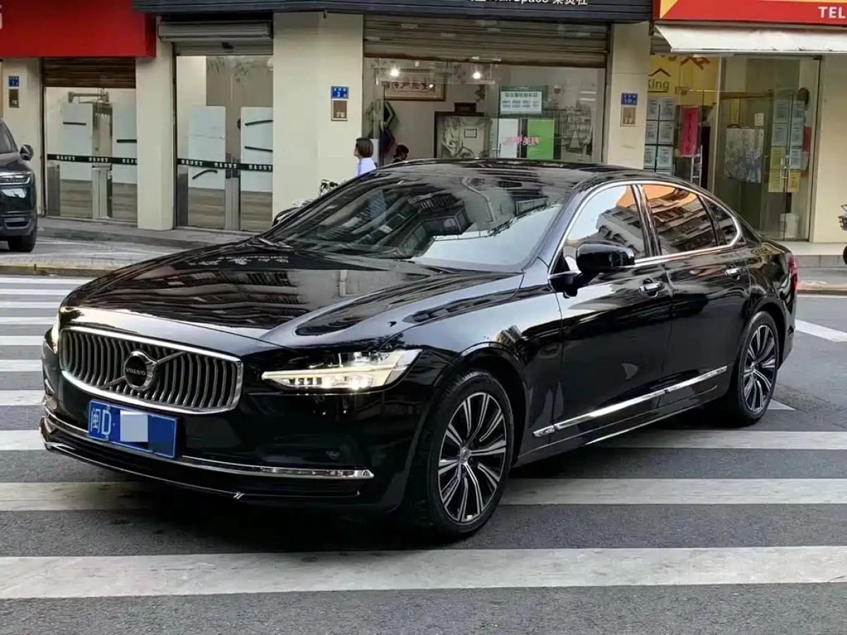 VOLVO S90