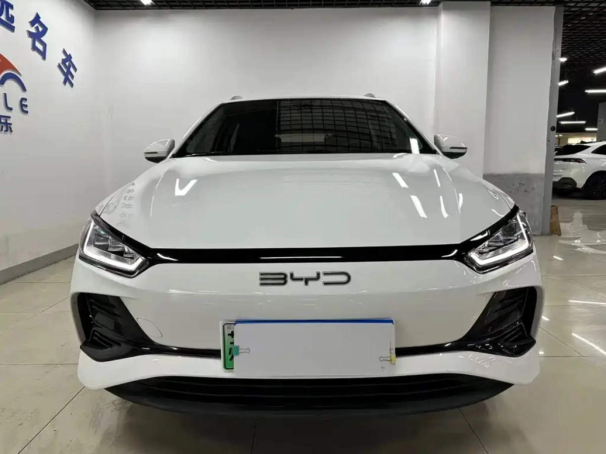 BYD E2