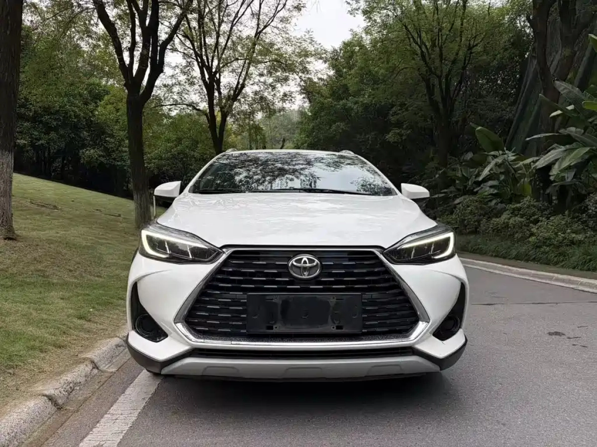 TOYOTA YARIS L DAZZLING