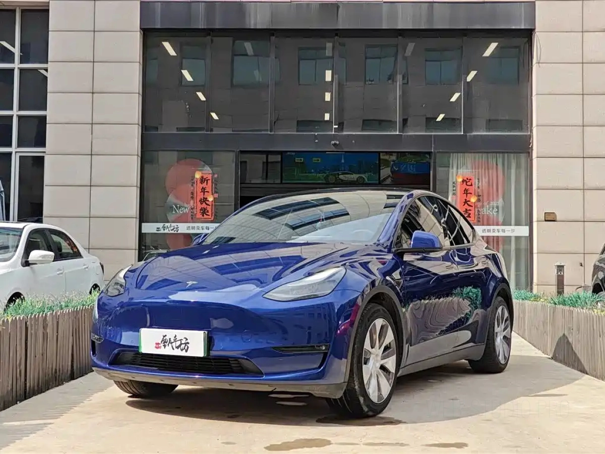TESLA MODEL Y