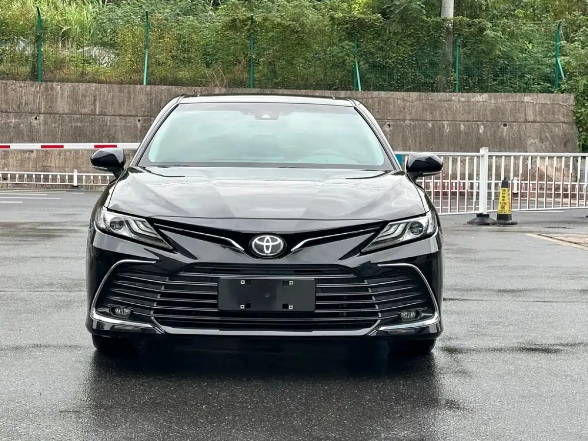TOYOTA CAMRY
