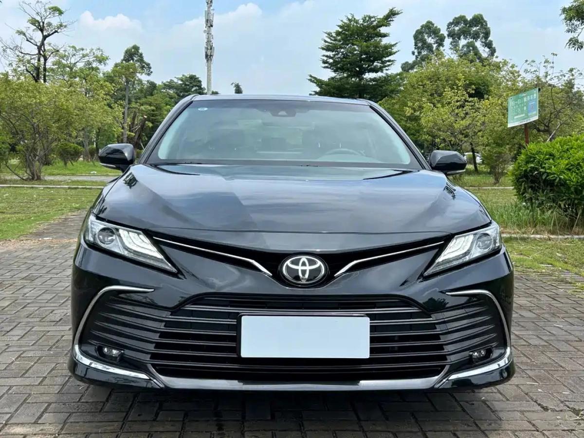 TOYOTA CAMRY