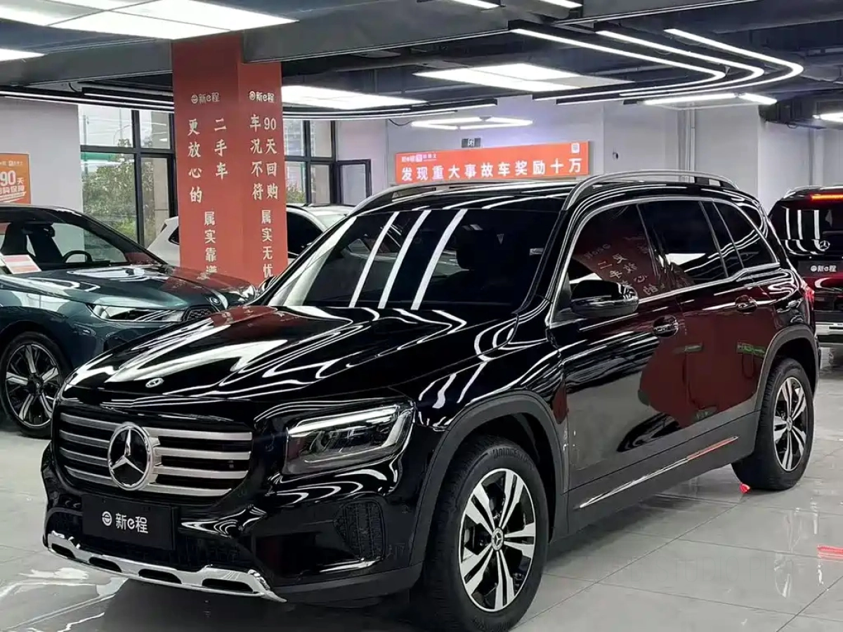 MERCEDES BENZ GLB