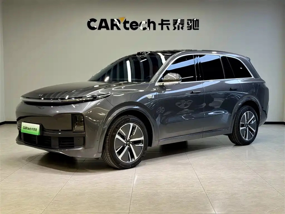 LI AUTO L8  2025