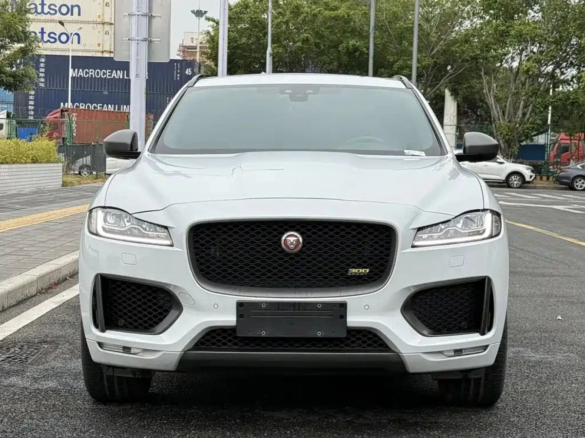 JAGUAR F-PACE