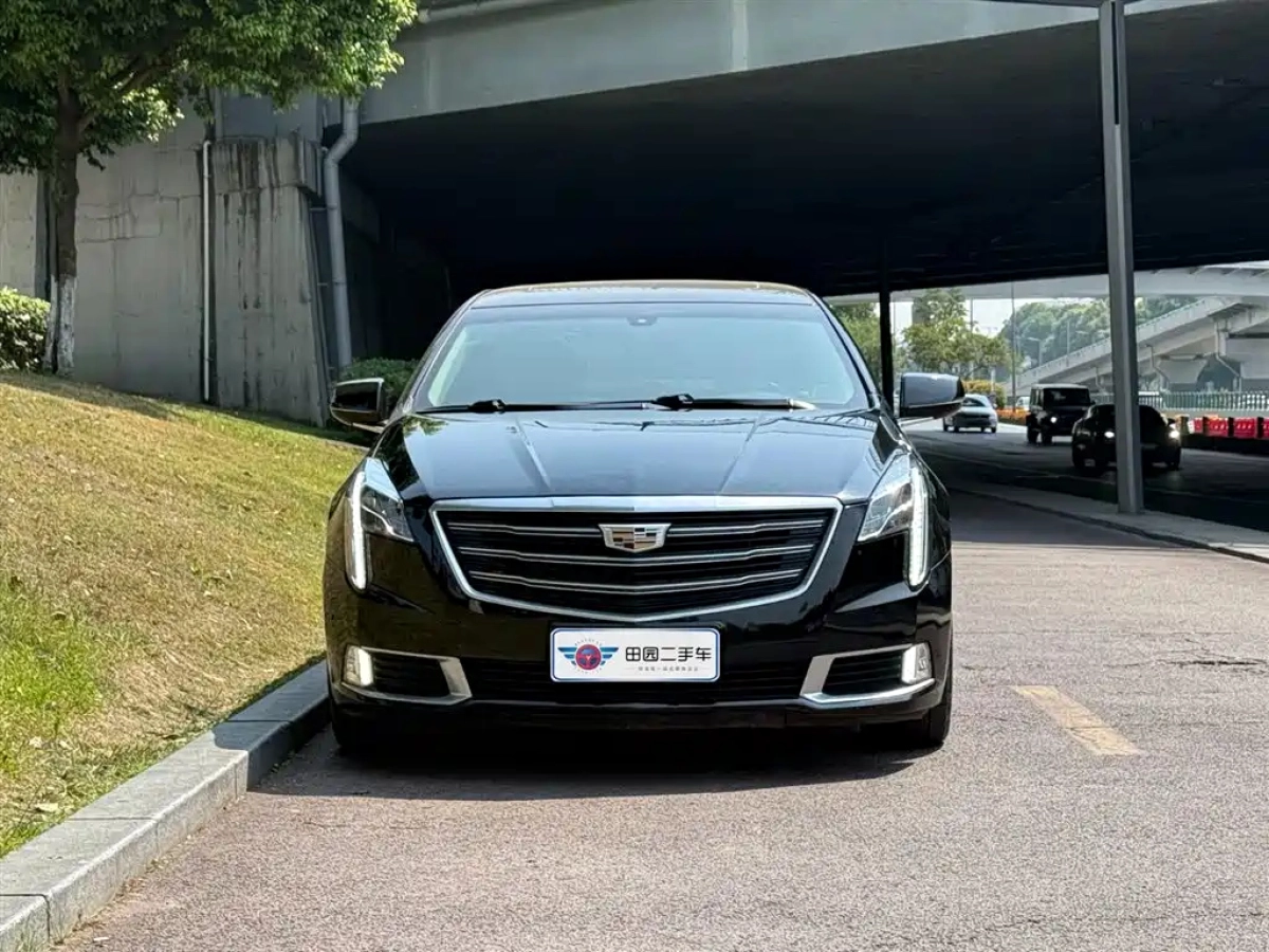 CADILLAC XTS