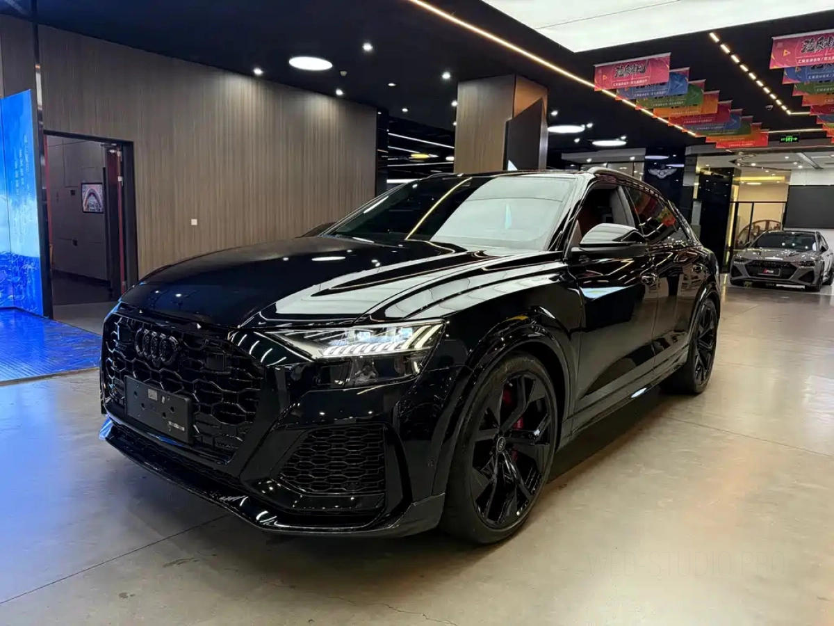 AUDI RS Q8  2021