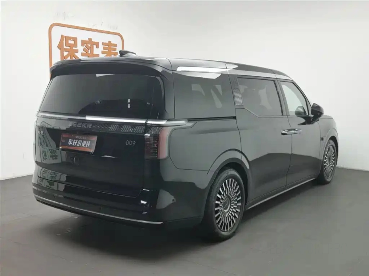 ZEEKR 009