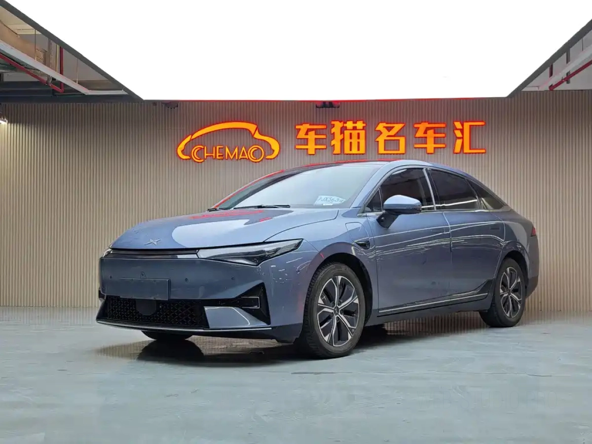 XPENG MOTORS P5  2022