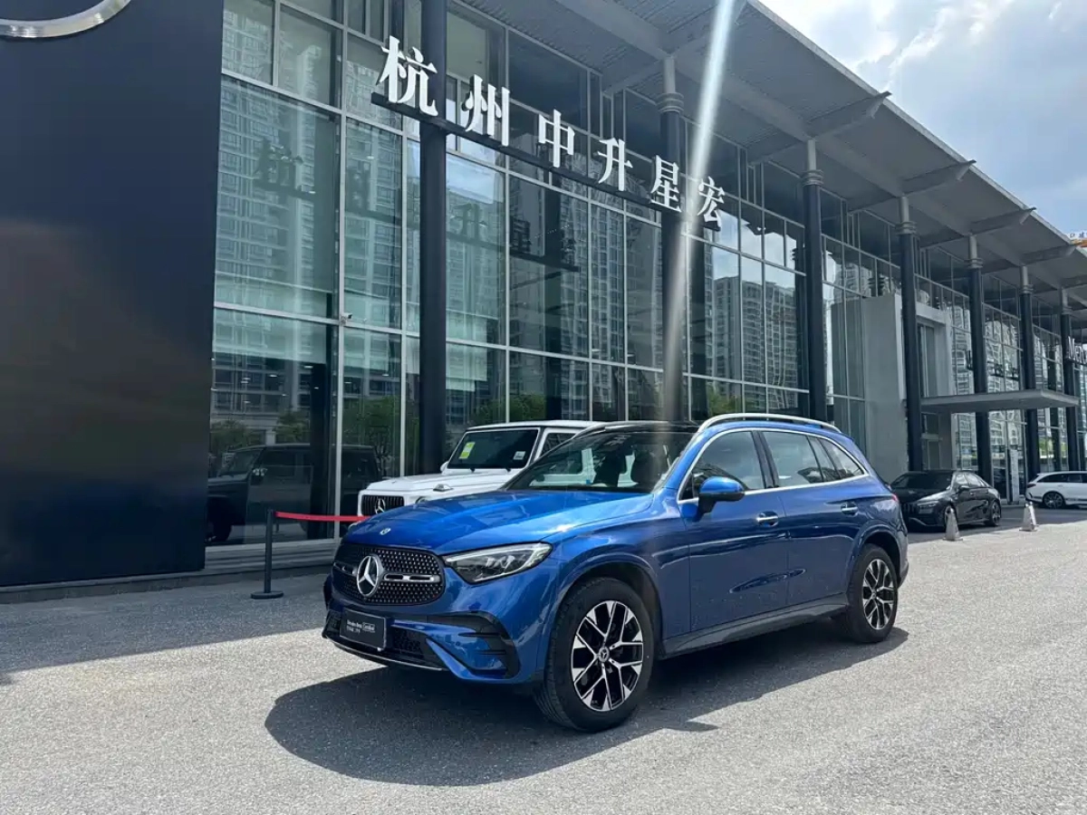 MERCEDES BENZ GLC  2024