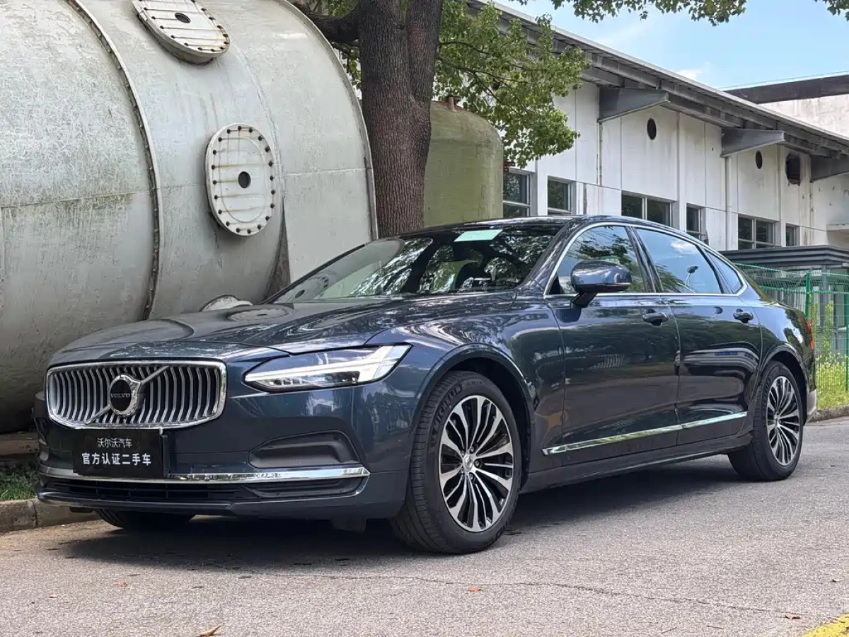 VOLVO S90