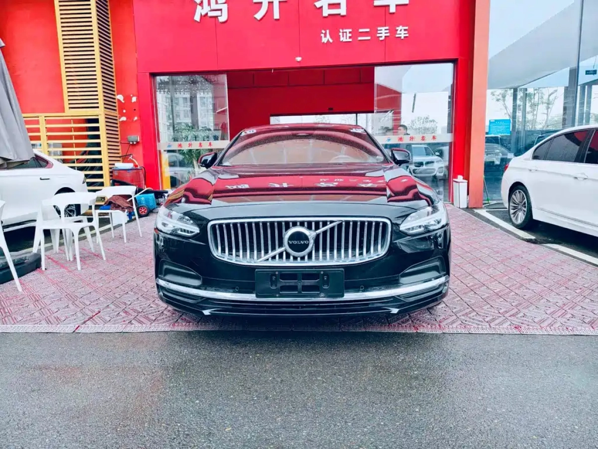 VOLVO S90