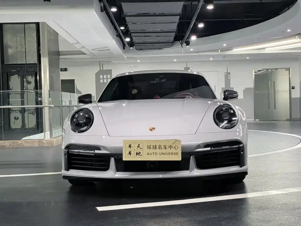PORSCHE 911