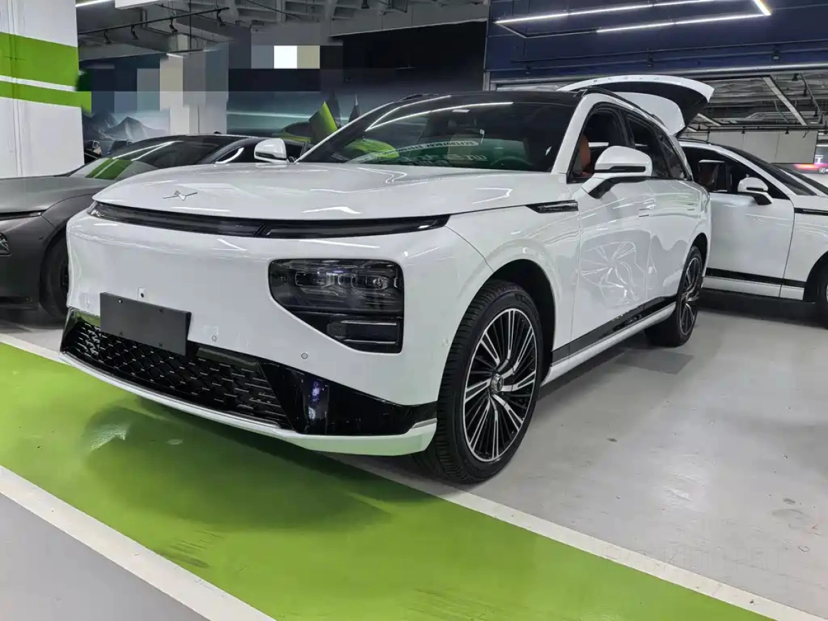 XPENG MOTORS G9  2024