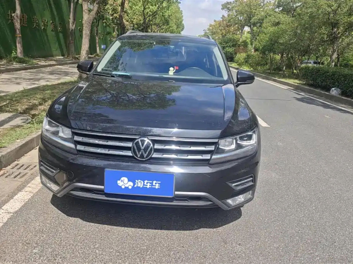 VOLKSWAGEN TIGUAN L