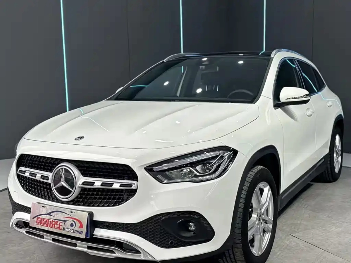 MERCEDES BENZ GLA