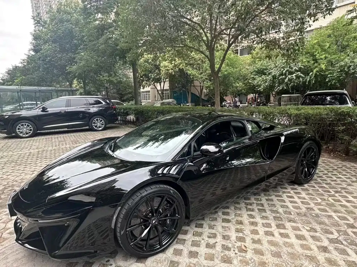 MCLAREN ARTURA  2024