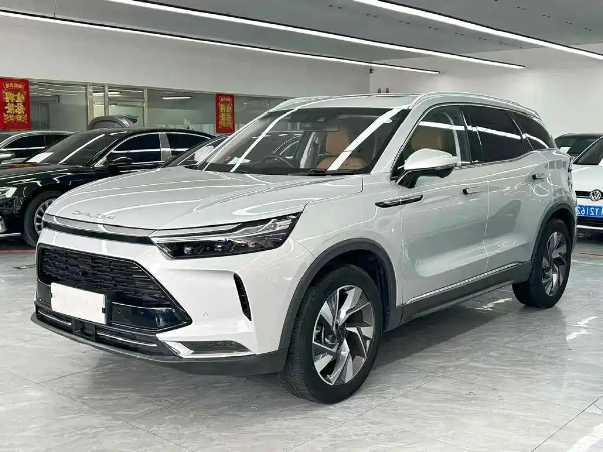 BAIC X7  2021