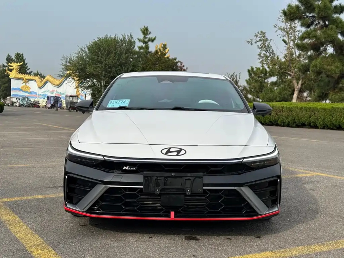 HYUNDAI ELANTRA