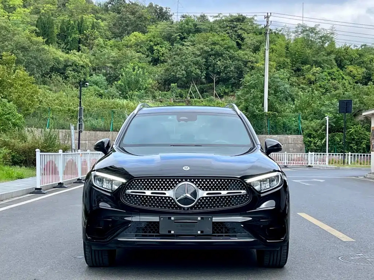 MERCEDES BENZ GLC