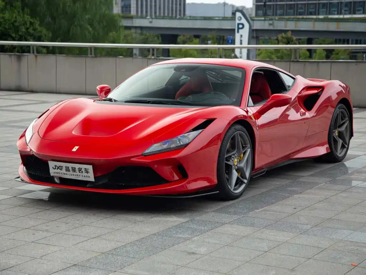 FERRARI F8