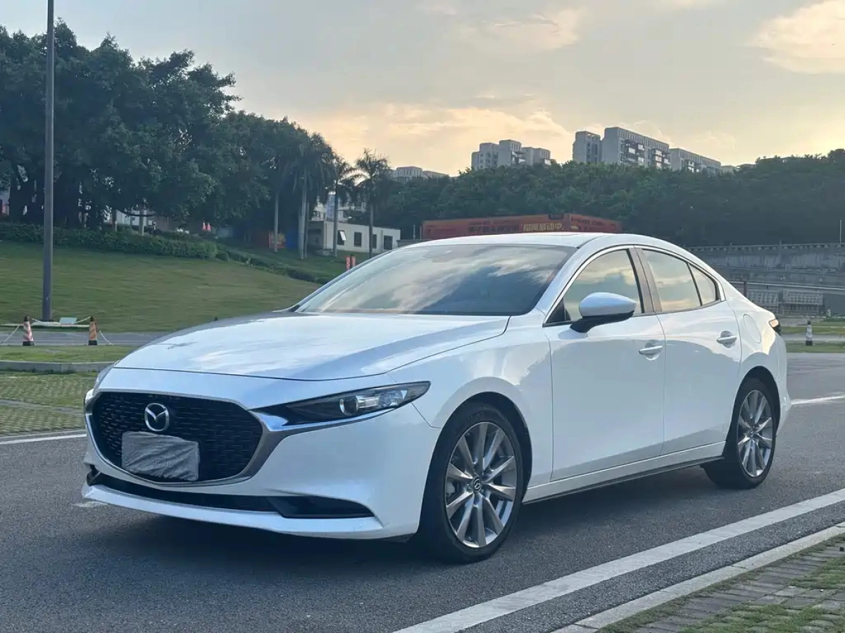 MAZDA 3 AXELA