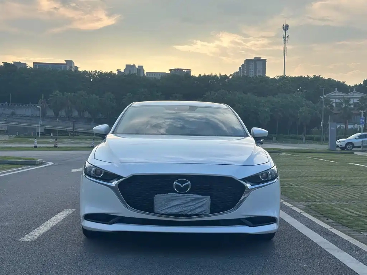 MAZDA 3 AXELA