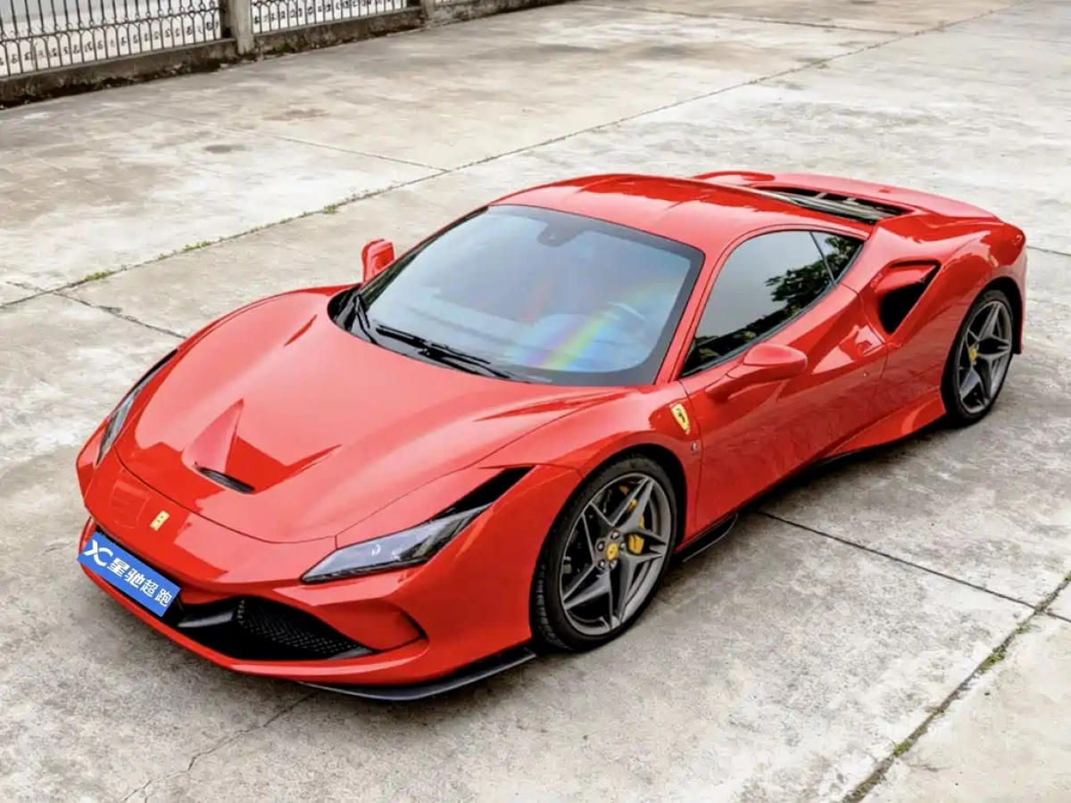 FERRARI F8