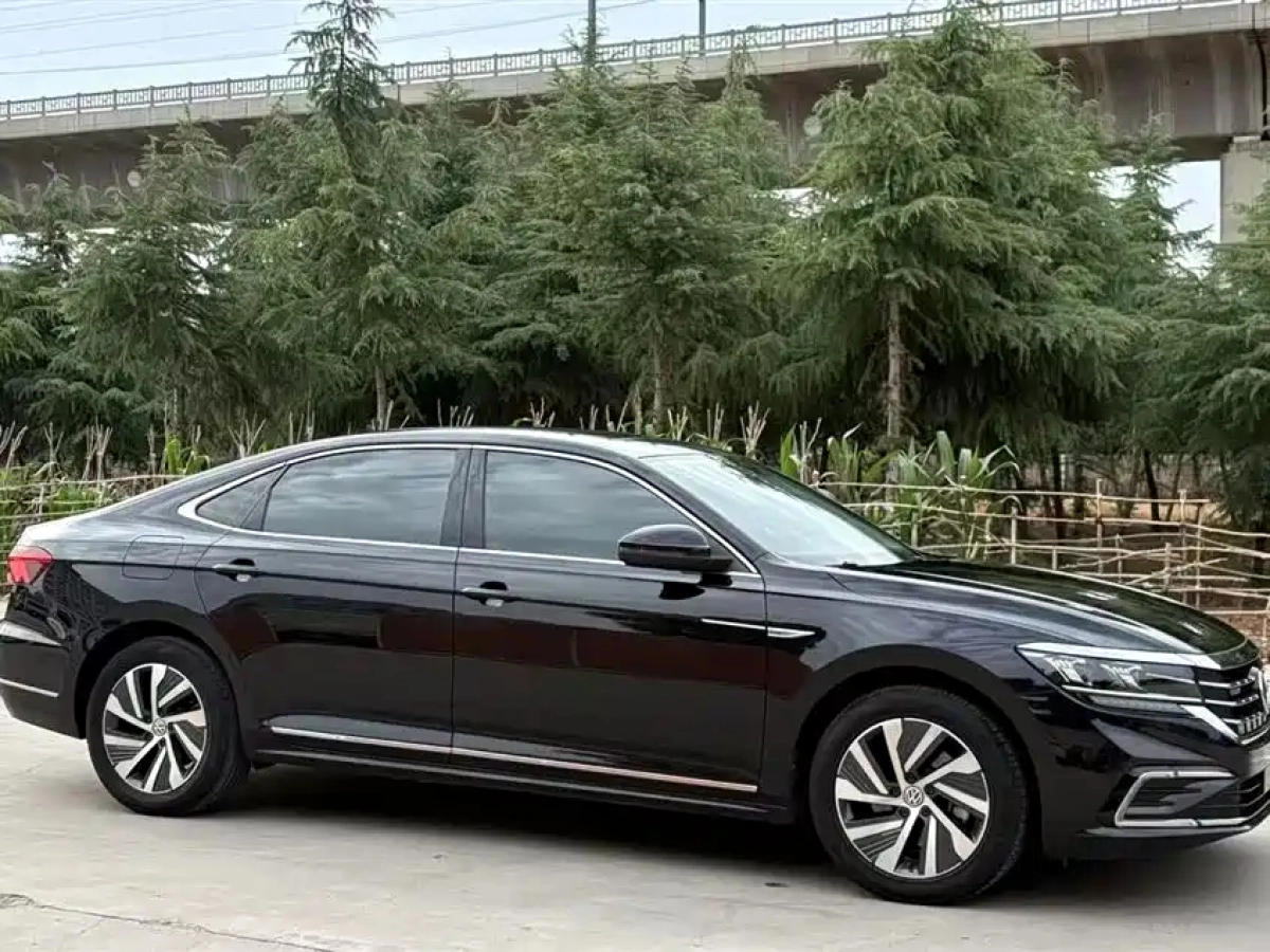 VOLKSWAGEN PASSAT NEW ENERGY