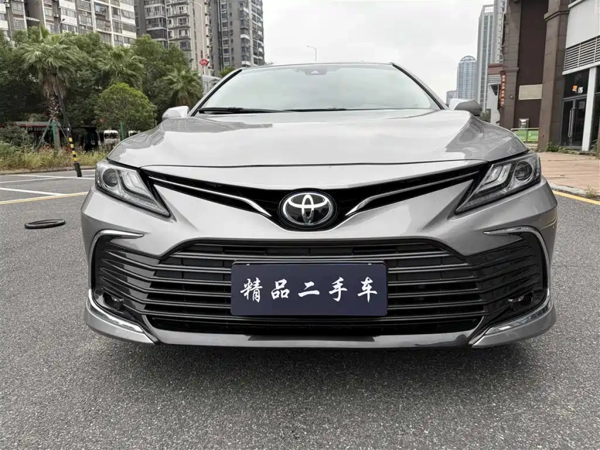 TOYOTA CAMRY