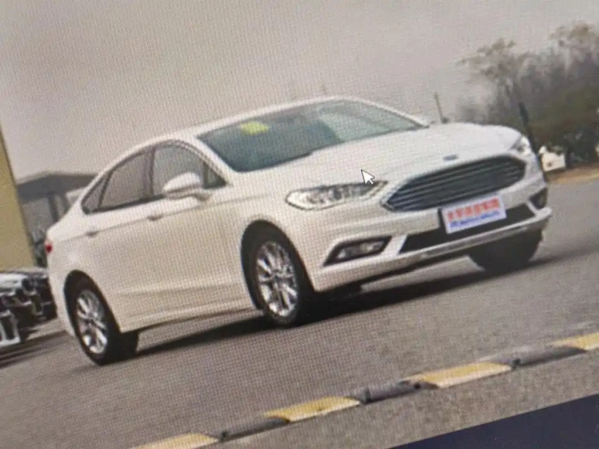 FORD MONDEO  2022