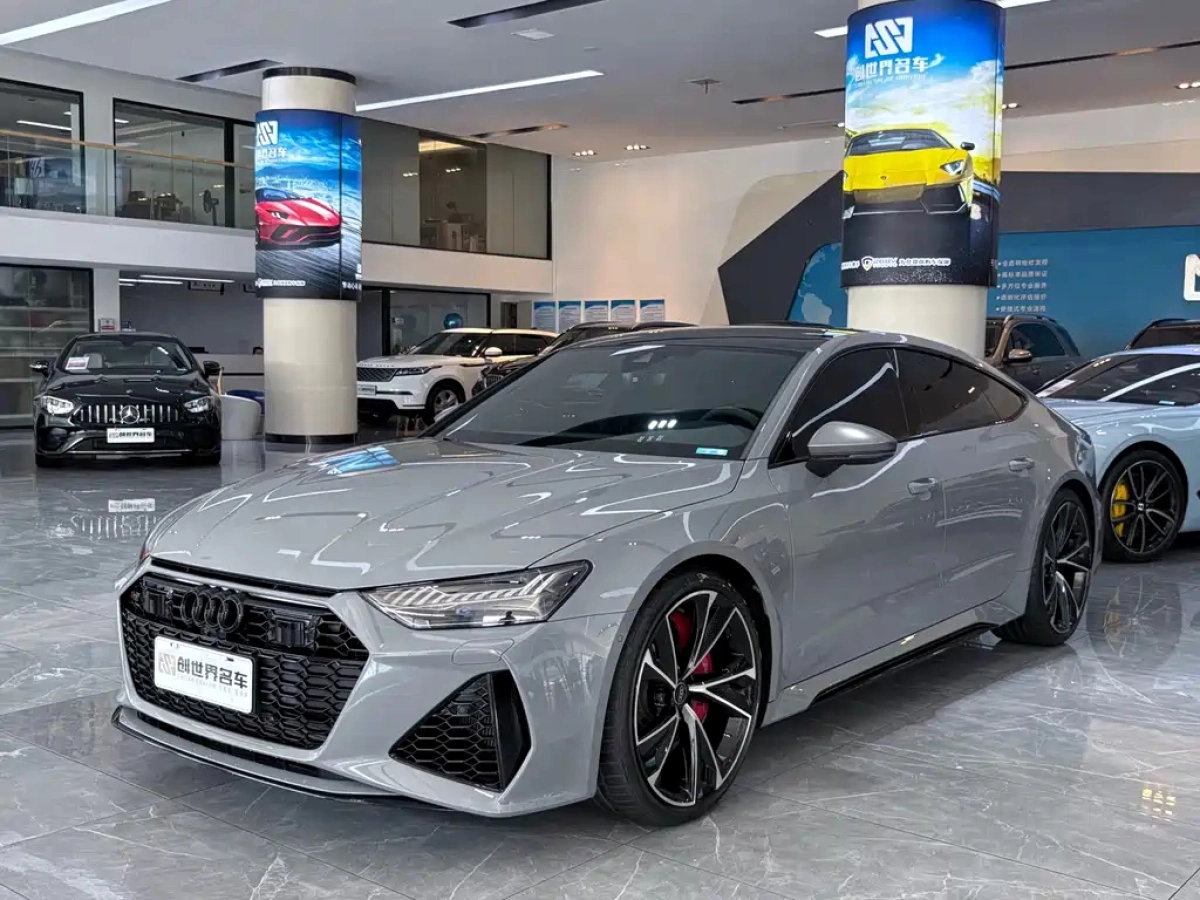 AUDI RS 7  2025