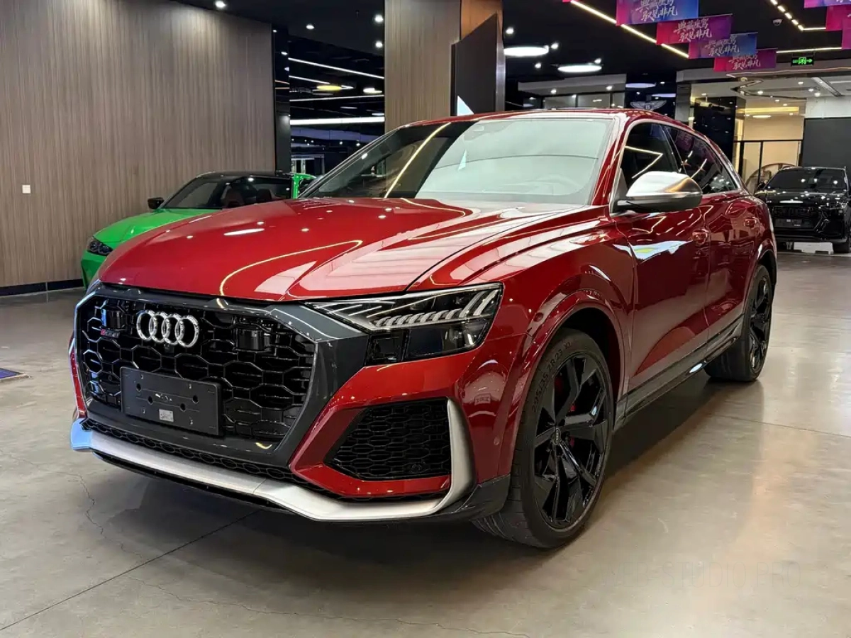 AUDI RS Q8  2021
