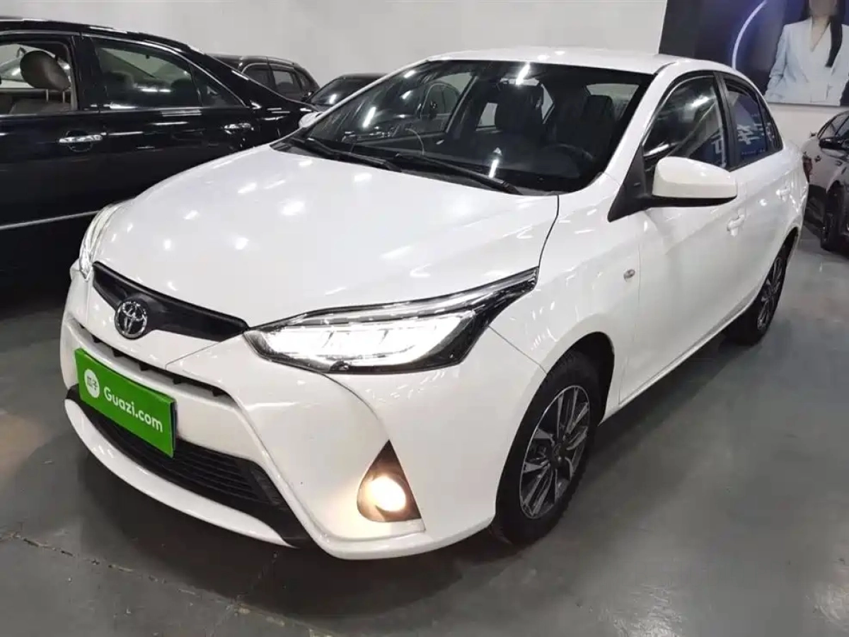 TOYOTA YARIS L INDULGENCE  2020
