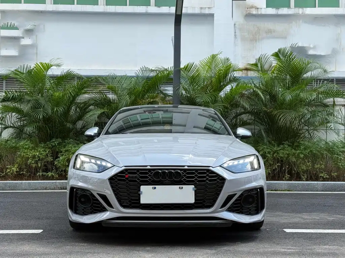AUDI RS 5