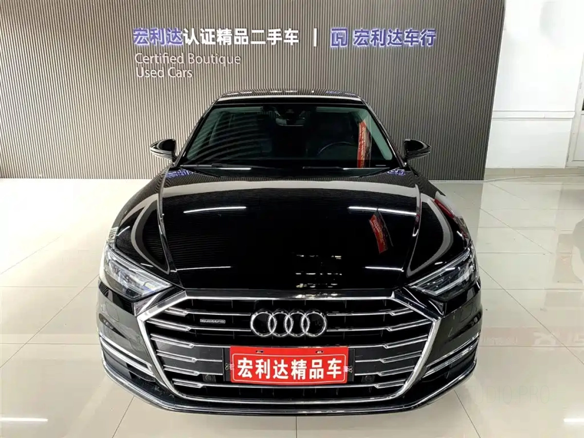 AUDI A8  2022