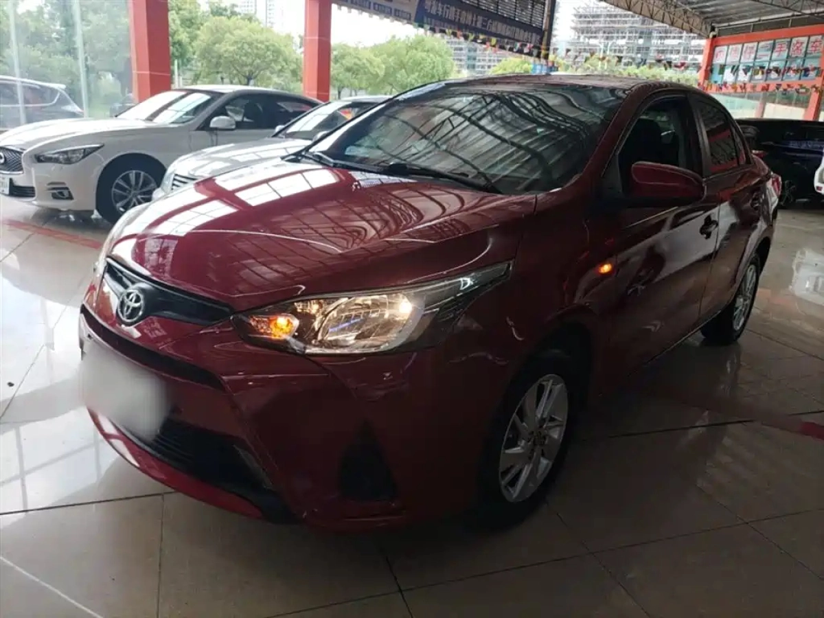 TOYOTA YARIS L INDULGENCE  2019
