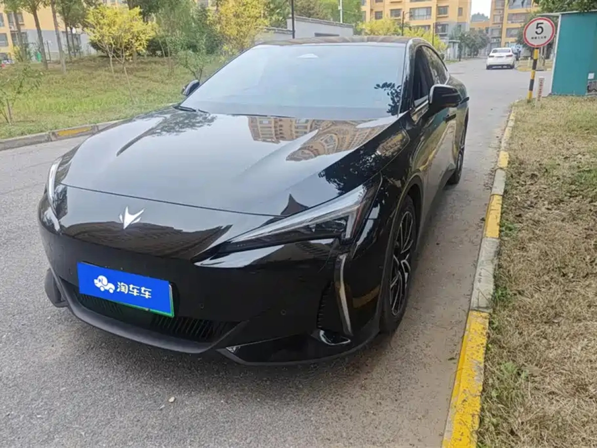 ARCFOX ALPHA S5  2025