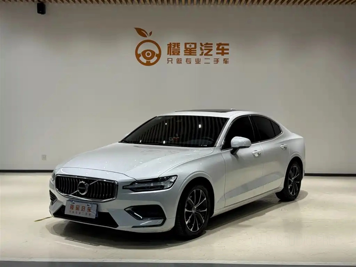 VOLVO S60  2022