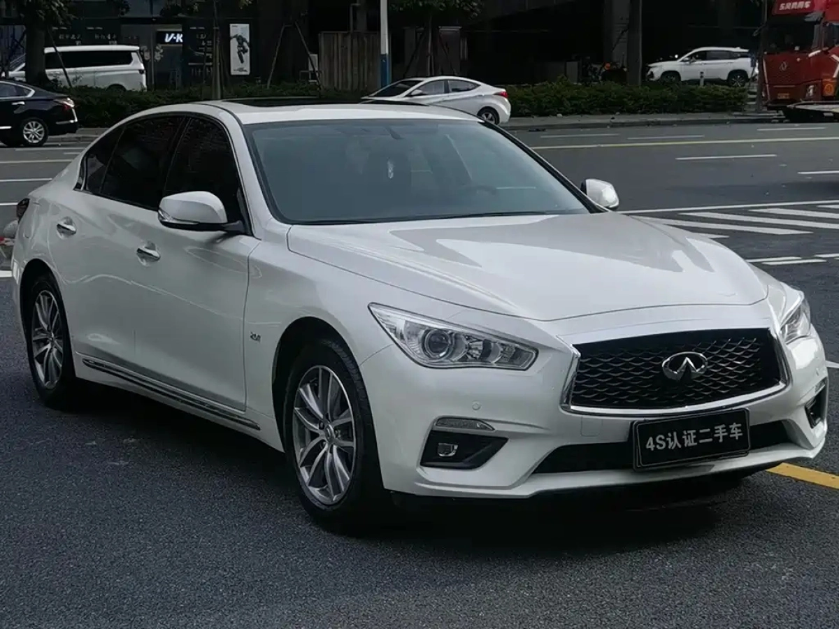 INFINITI Q50L