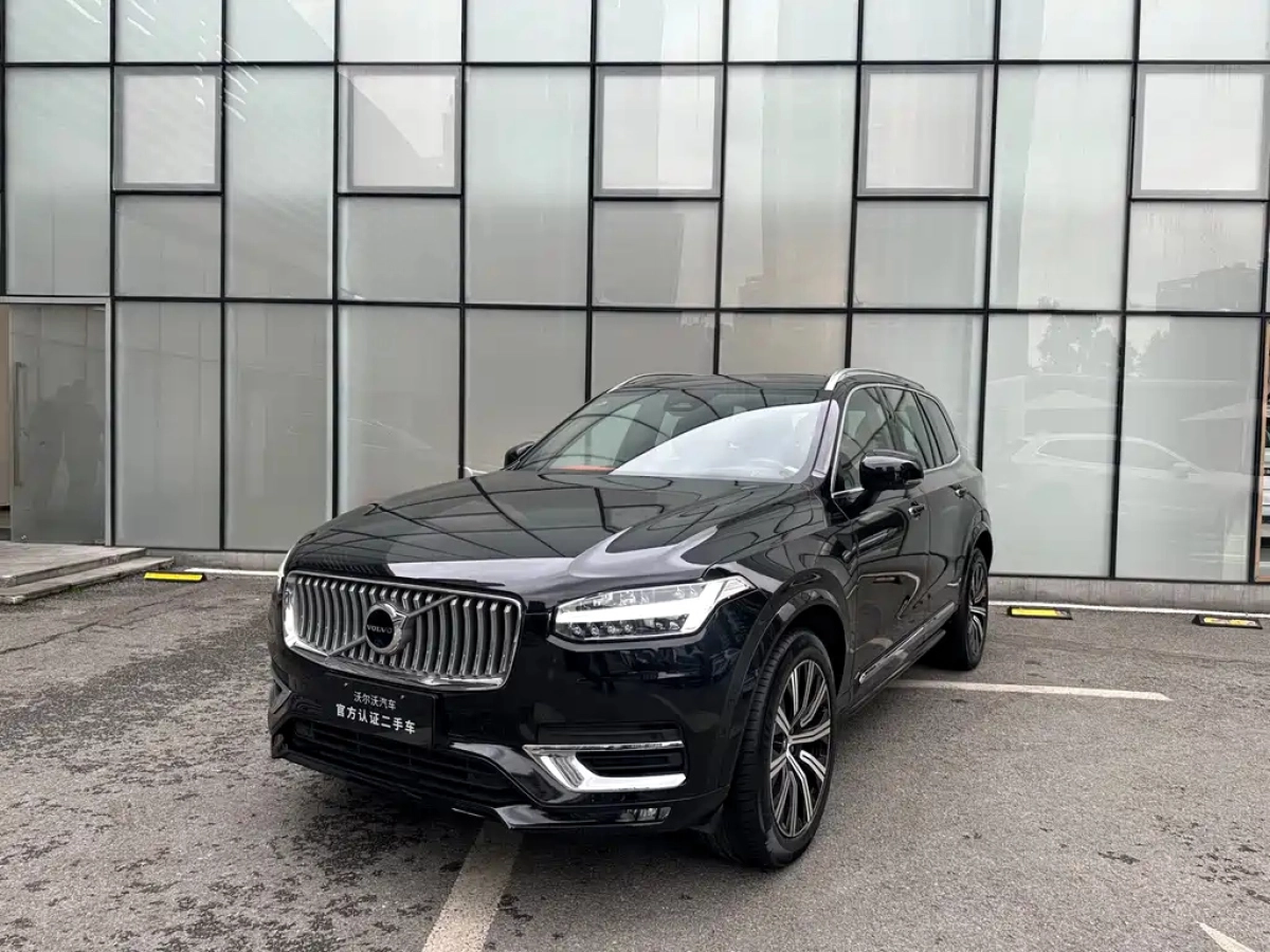 VOLVO XC90