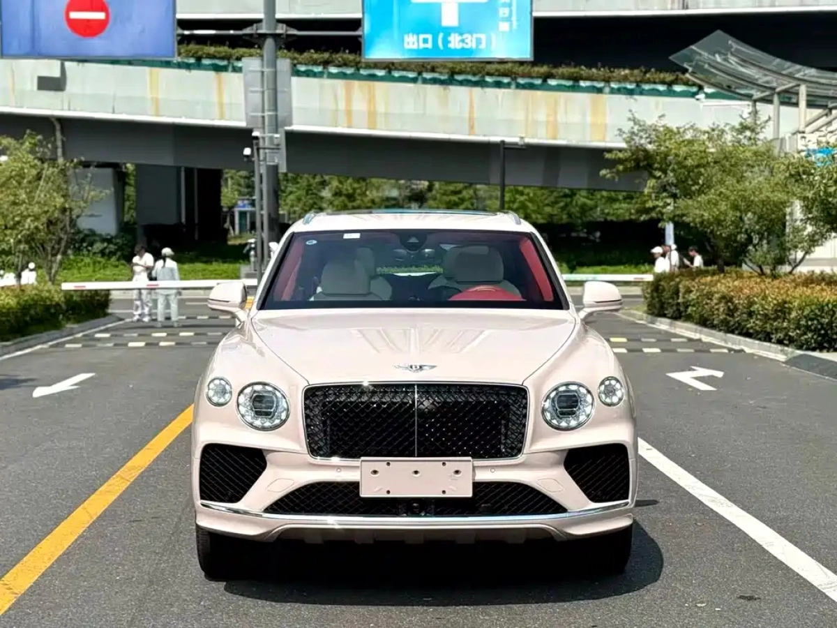 BENTLEY BENTAYGA  2024