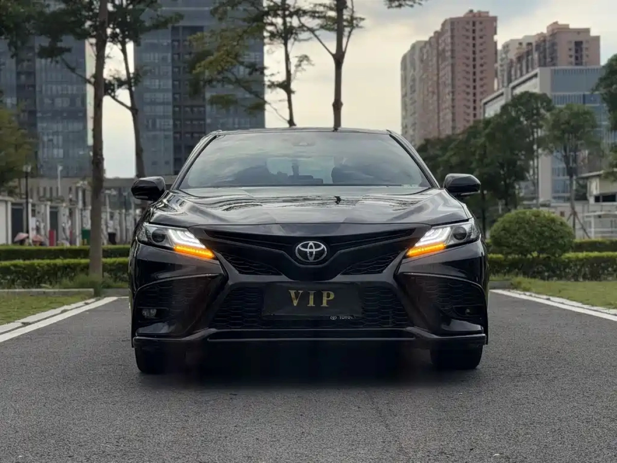 TOYOTA CAMRY
