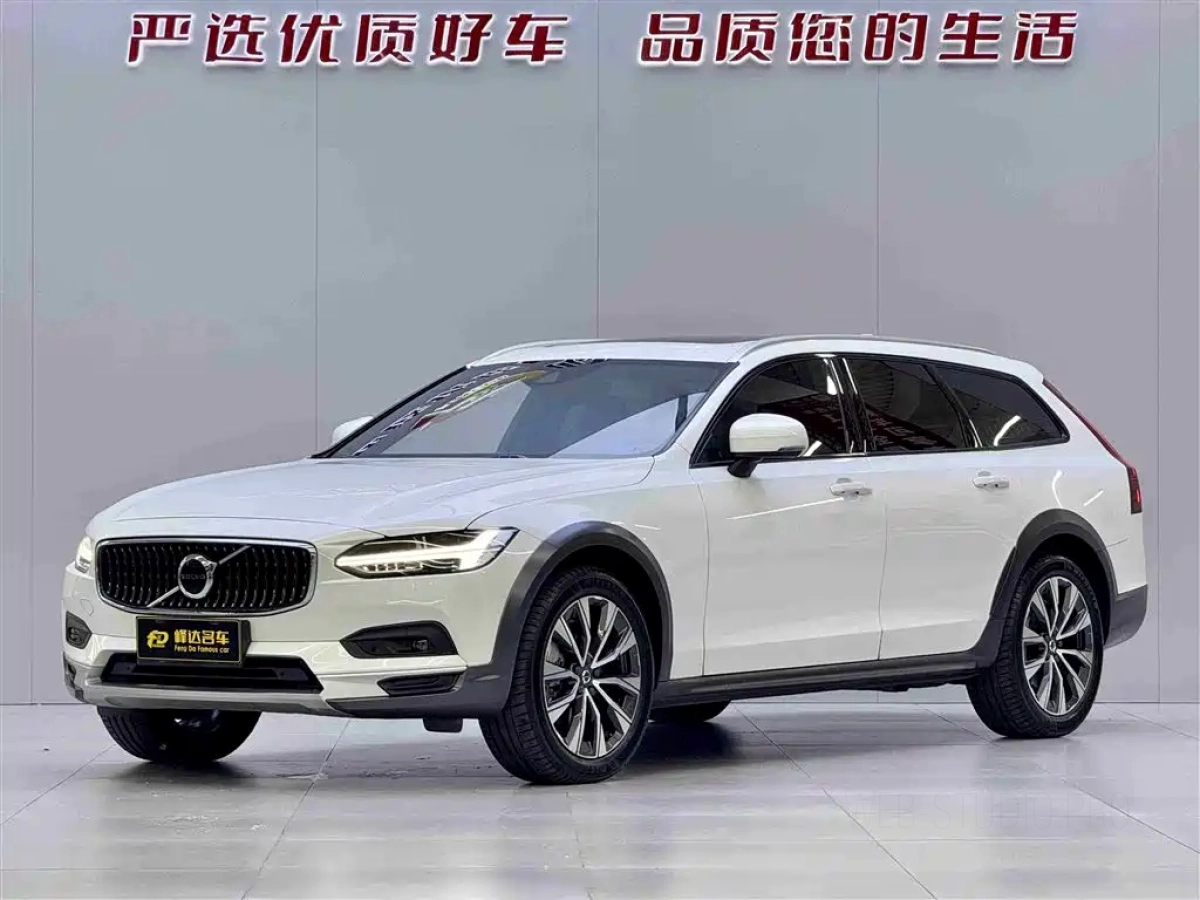 VOLVO V90  2021
