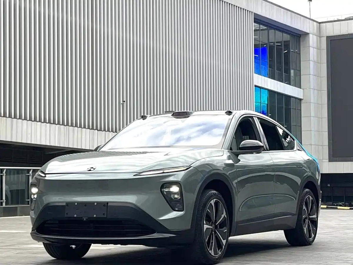 NIO EC7