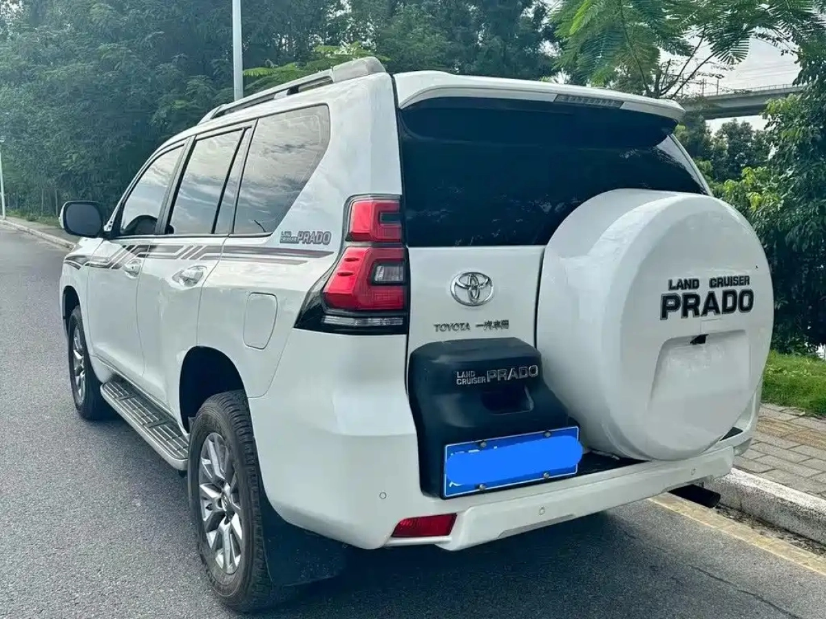 TOYOTA PRADO